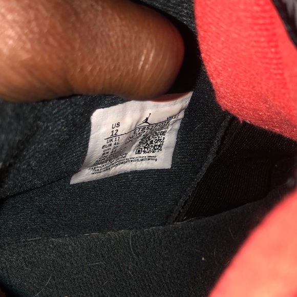 Jordan Retro 4: Red Thunder - Picture 3 of 4